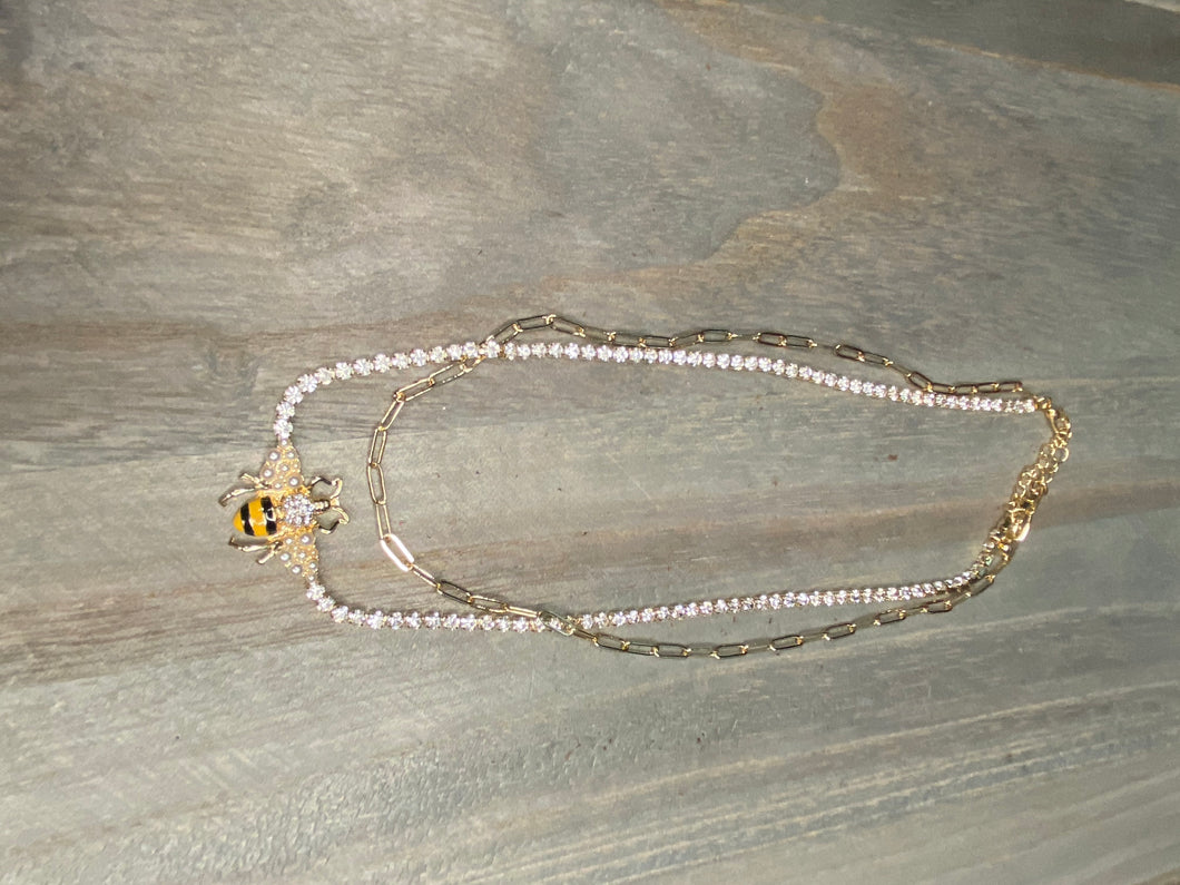 BUMBLEBEE NECKLACE ( YELLOW & BLACK)