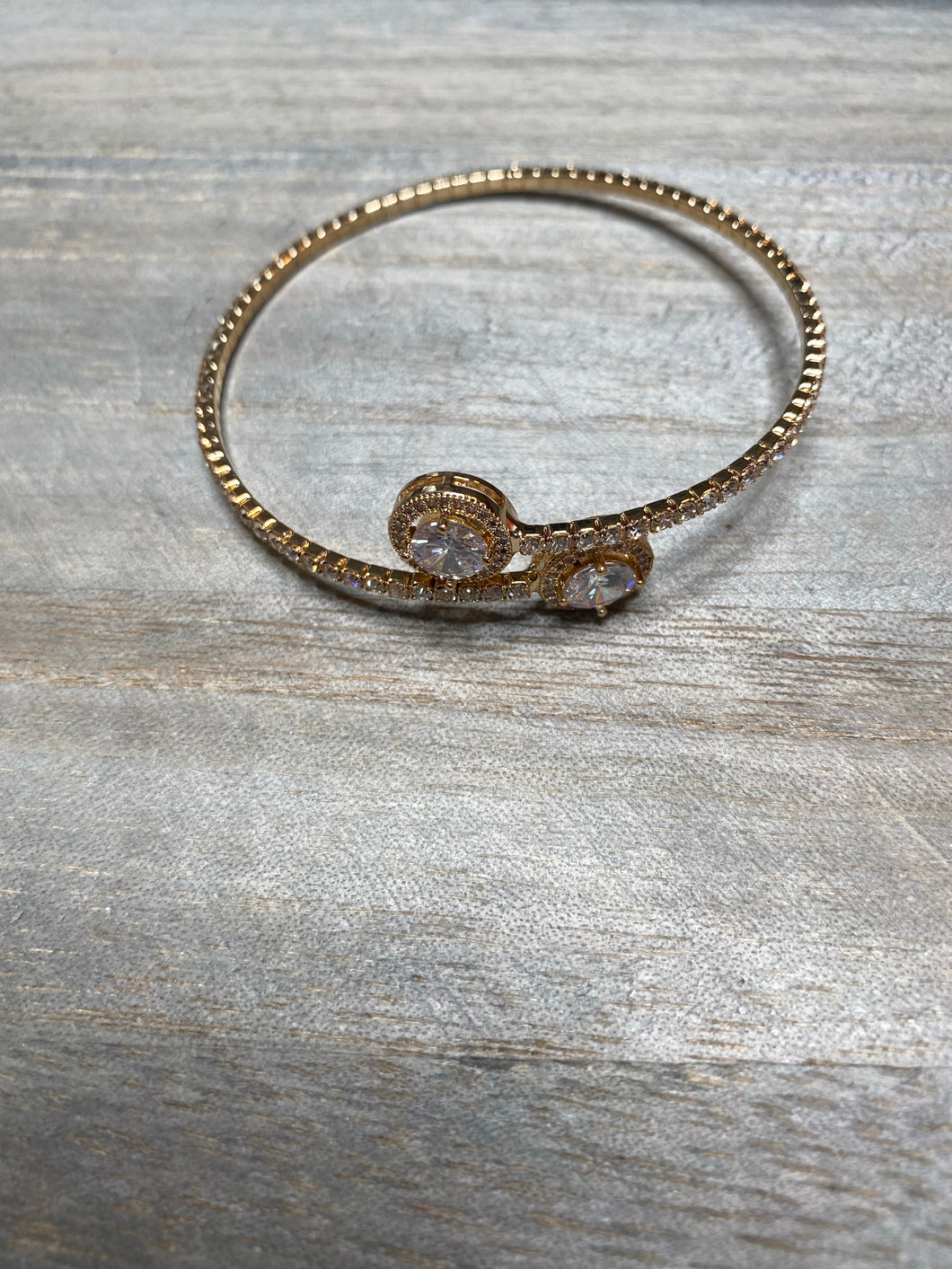 GOLD CLEAR STONE BRACELET