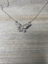 Load image into Gallery viewer, CIRCLE OF BUTTERFLIES NECKLACE