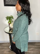 Load image into Gallery viewer, GREEN PULLOVER SWEATER TOP