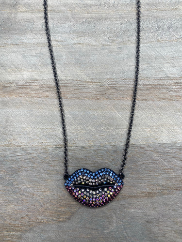 LIP NECKLACE