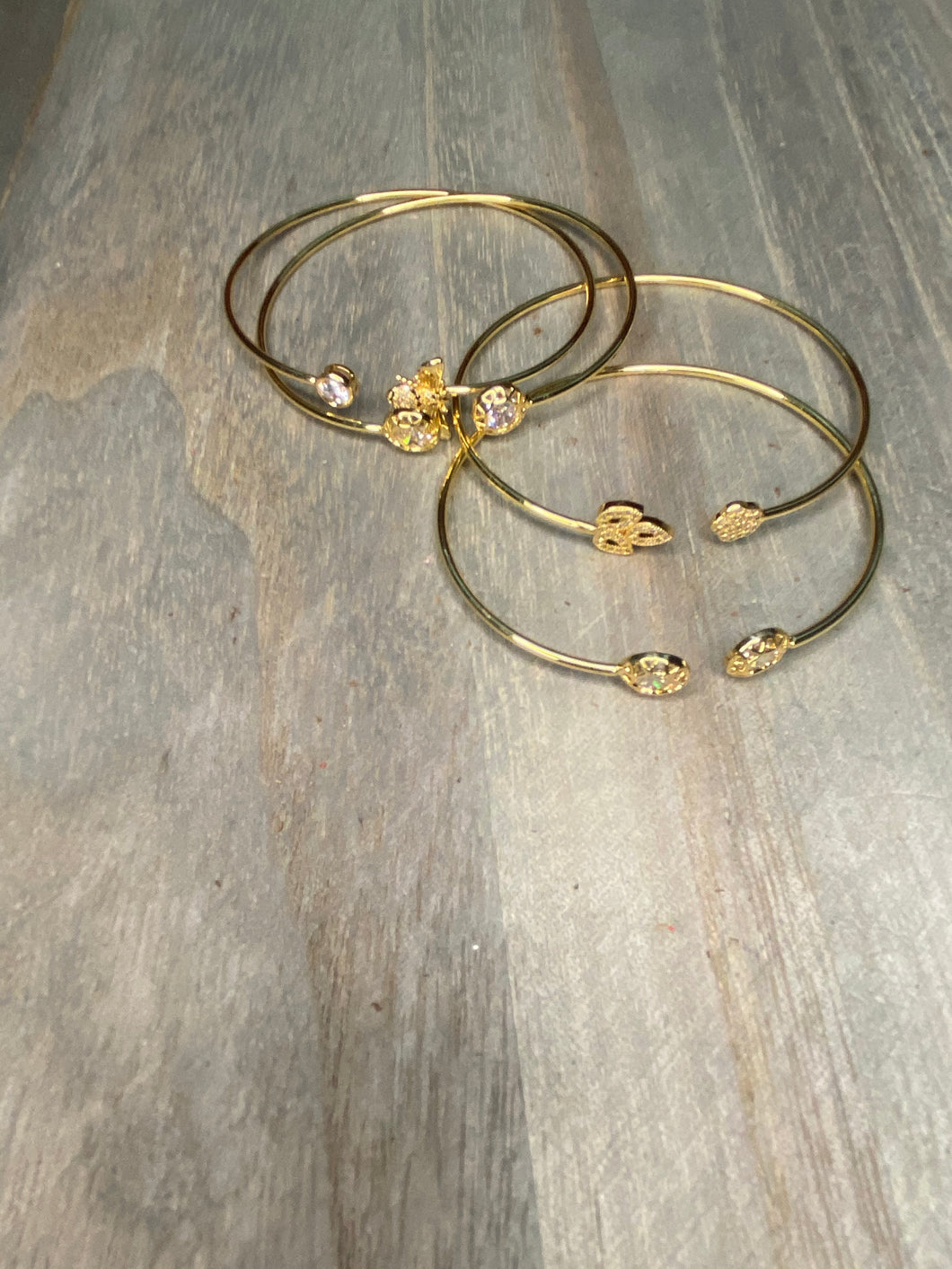 GOLD BANGLES (SET OF 4)