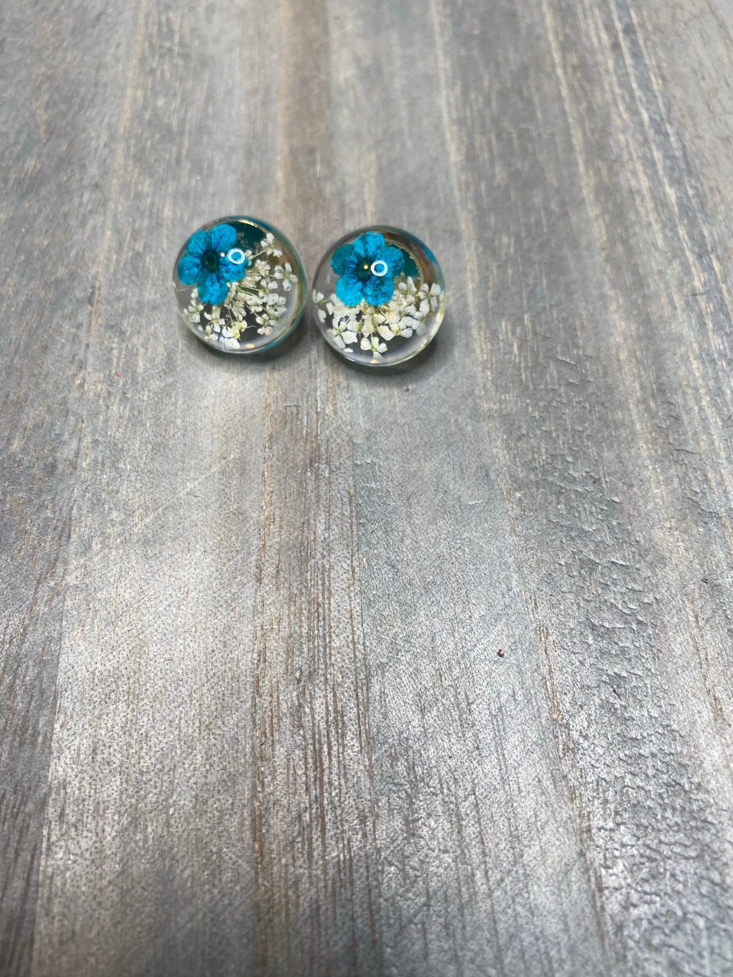 FLOWER STUD EARRINGS