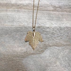 THE GOLDEN LEAF NECKLACE