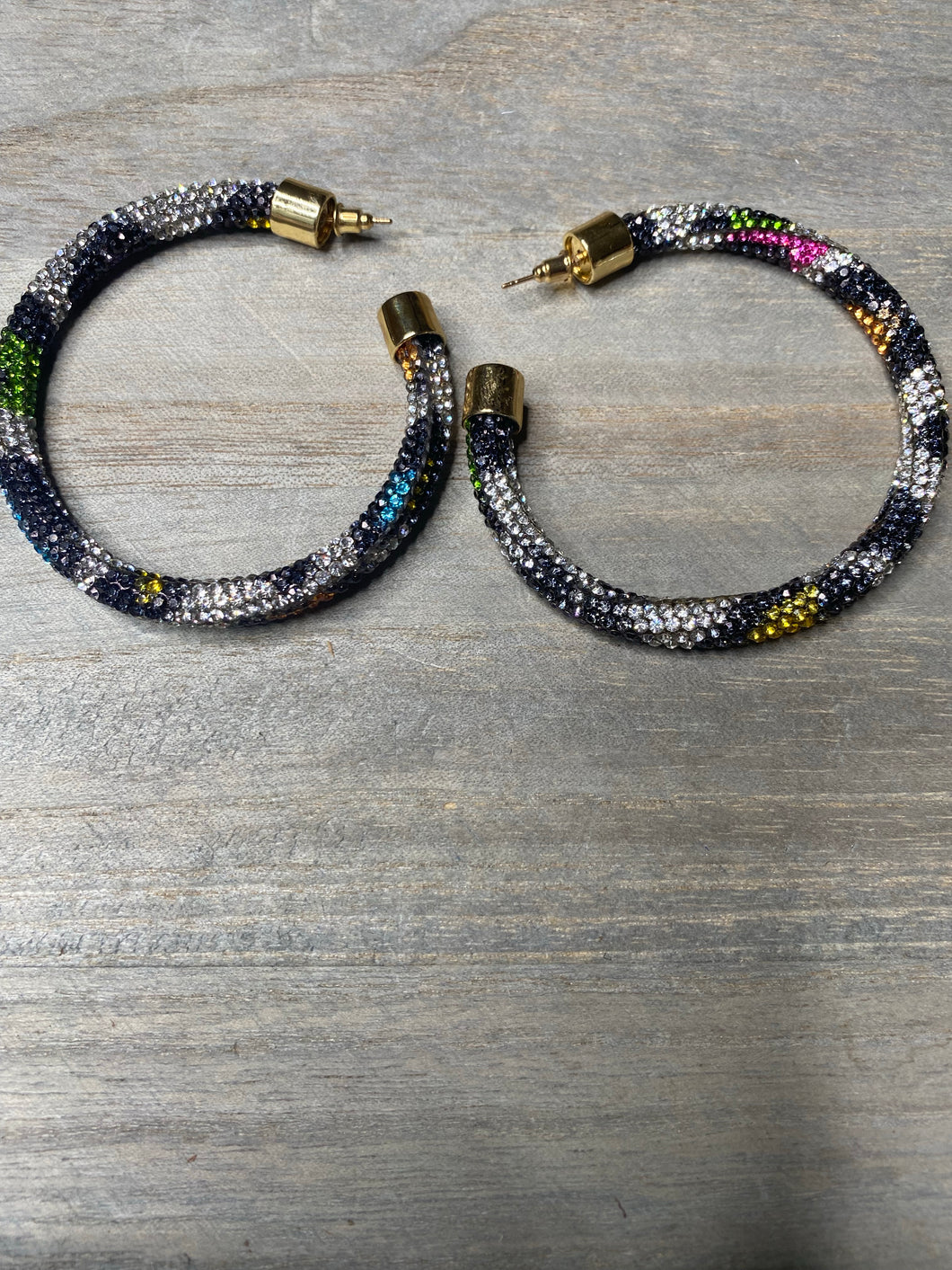 MULTI CRYSTAL HOOPS